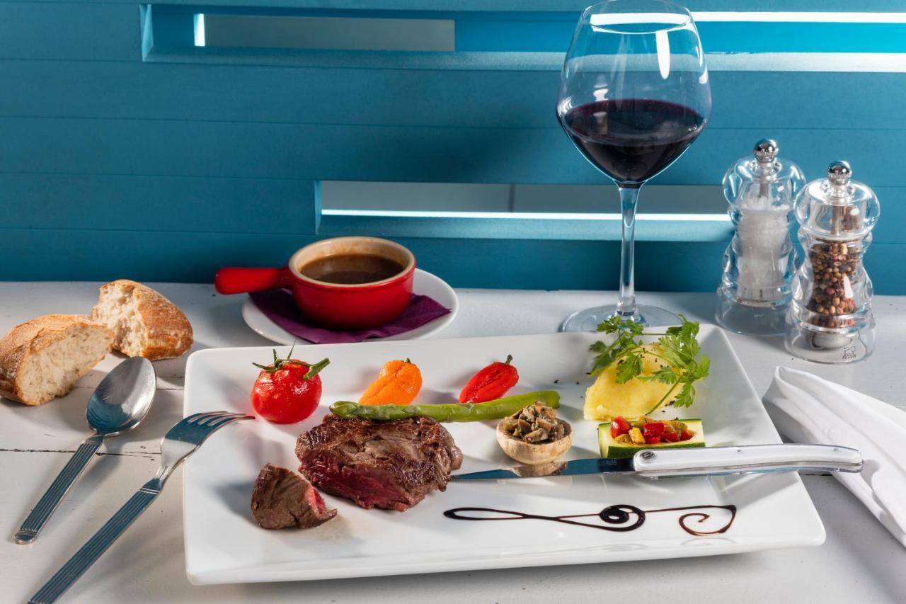 Hotel Restaurant De La Mer 골페주앙 외부 사진